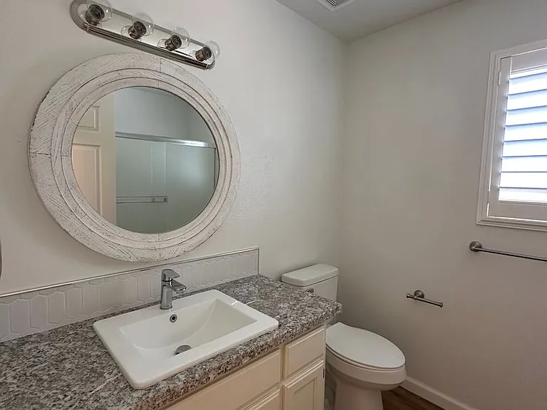 2207-2213 N Vickie Ct — Photo 18