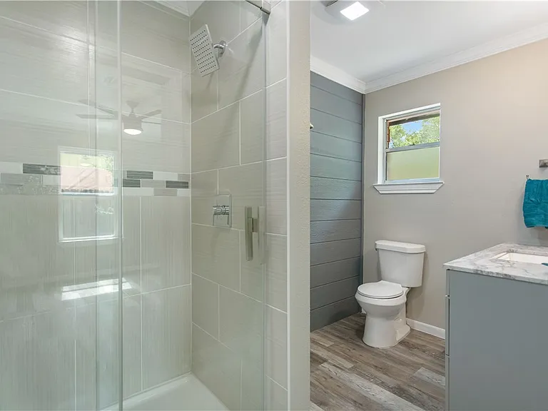 904 Westview Cir — Photo 22