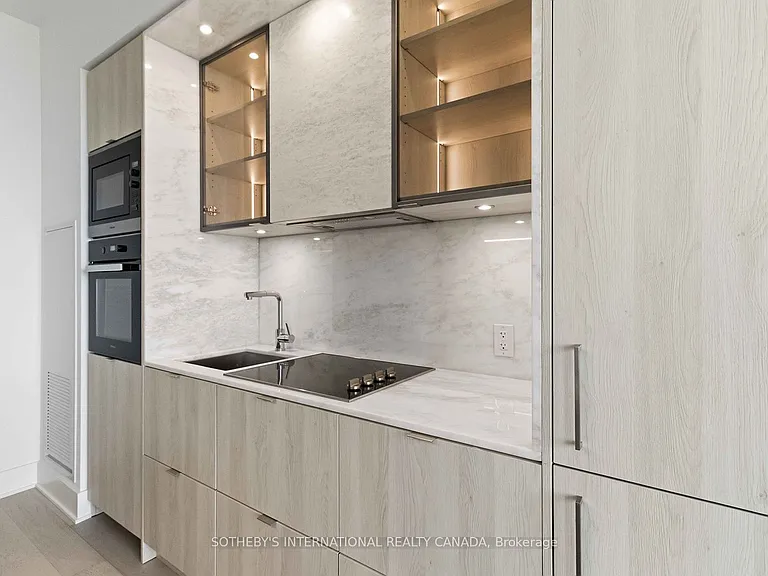 11 Yorkville Ave #5010 — Photo 5
