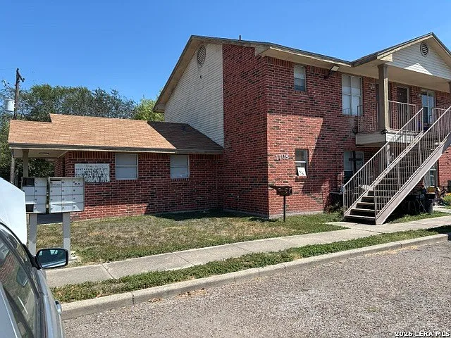 1 bed, 1.0 bath, 17740 sqft, $675 — Photo 2