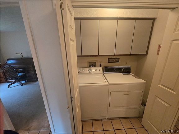 3rd image of 8 Thomasville Dr
