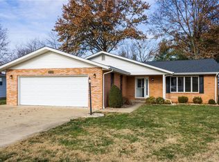 1271 Sunset Dr, Breese, IL 62230