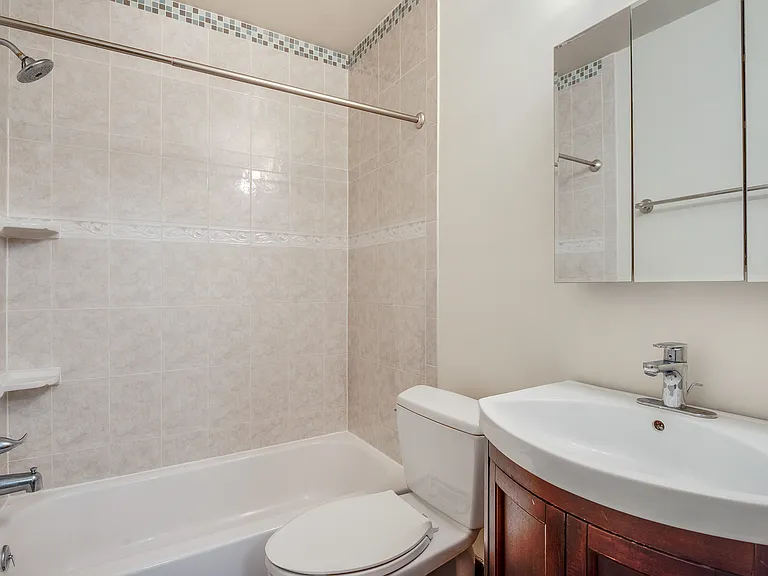 408 Independence Ave SE #202 — Photo 7
