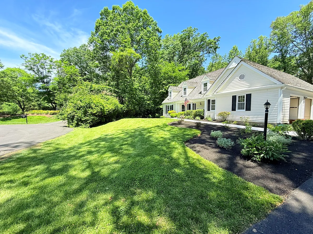 Nestled on a quiet cul-de-sac - 9248 Wood Glade Dr