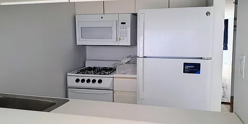 Rented by R New York
