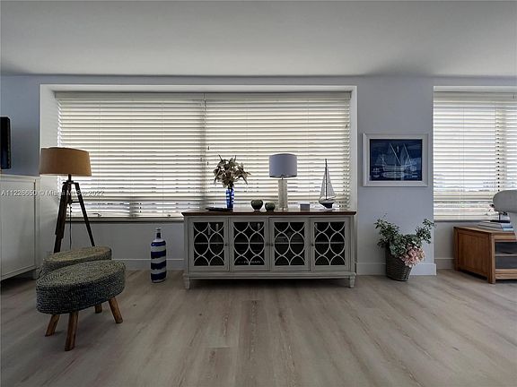 5th image of 1541 Brickell Ave APT 701