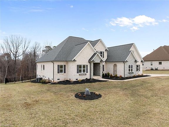 2nd image of 5513 Palermo Trl