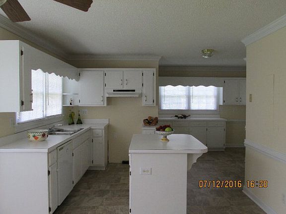 5th image of 100 Beechwood Ct