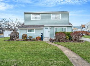 4162 Gloria Rd, Bethpage, NY 11714