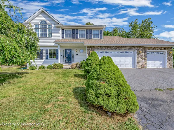 1012 Westwood Dr, Clarks Summit, PA 18411