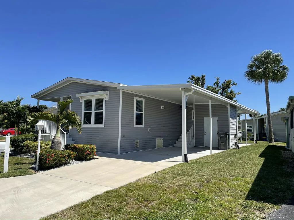 3 bed, 2.0 bath, 1372 sqft, $1,789 — Photo 2