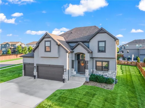 10006 N Palmer Ave, Kansas City, MO 64157