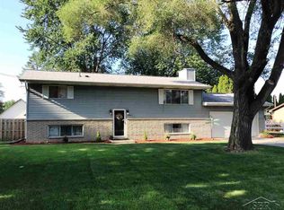 7100 Danny Dr, Saginaw, MI 48609