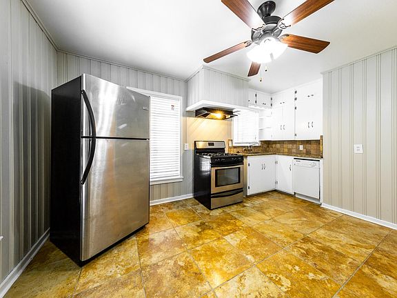 4th image of 3309 Grooms St APT 205