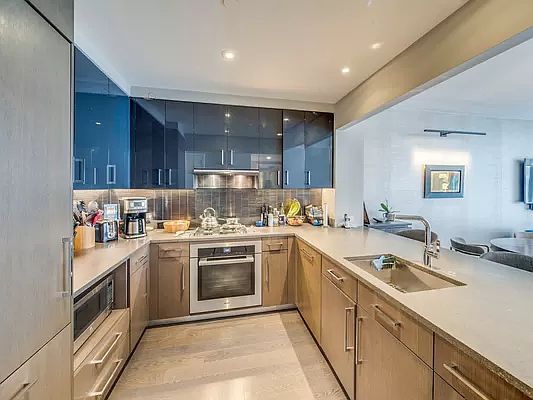 4th image of 50 Riverside Blvd APT 4H