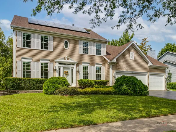 1208 Halifax Dr, Mundelein, IL 60060