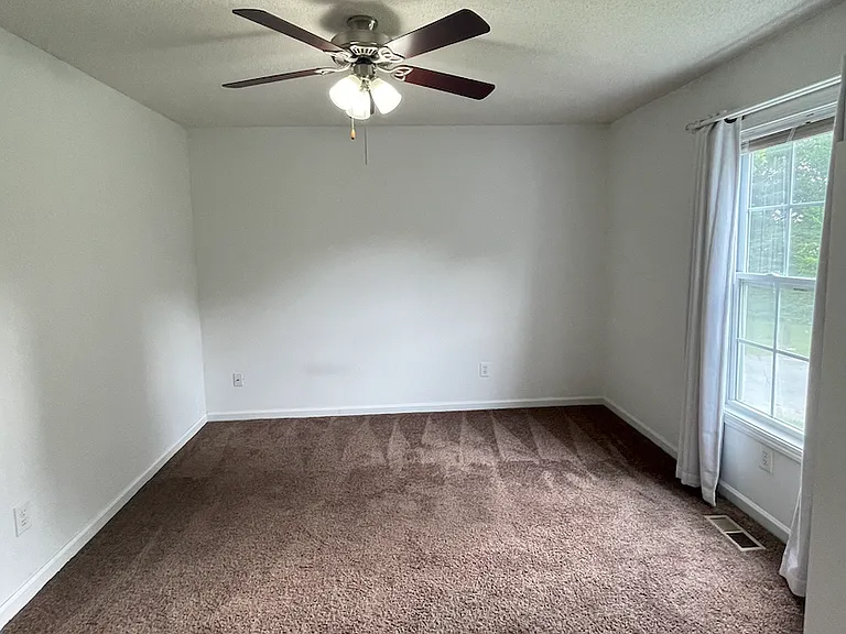 425 Florida St — Photo 8