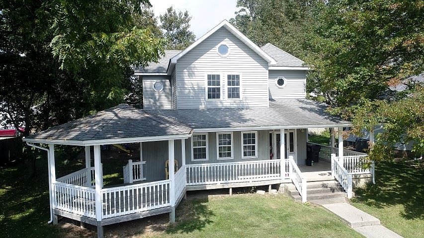 1st image of 214 E Church St