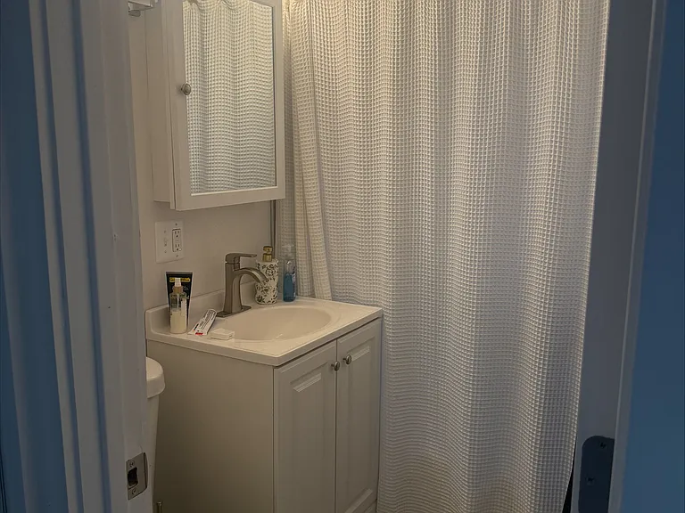 438 S Scoville Ave #1 — Photo 8