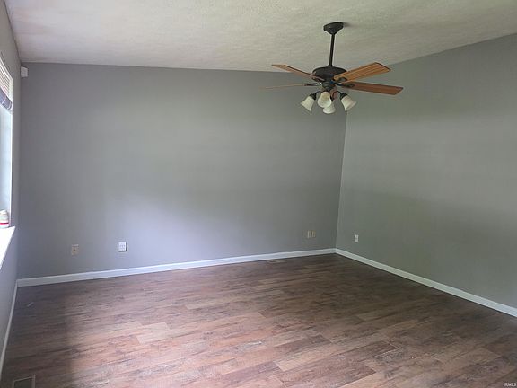 3rd image of 801 N Paddington Way