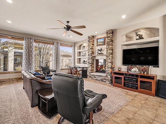 5th image of 910 Owl Grove Pl