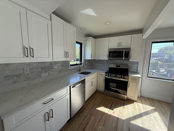 3rd image of 10 Newton Ave