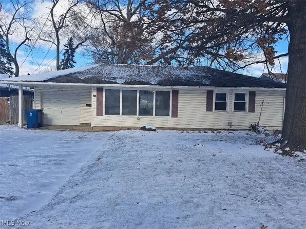 9160 W Ridgewood Dr, Parma Heights, OH 44130