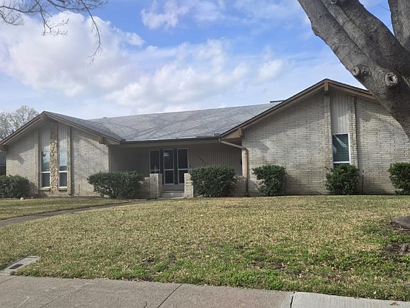 2nd image of 2933 Harlee Dr
