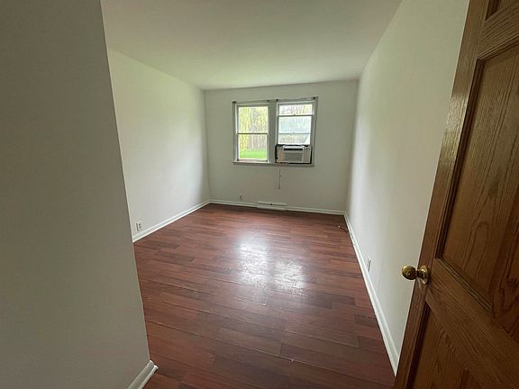 3rd image of 6110 Sheridan Rd