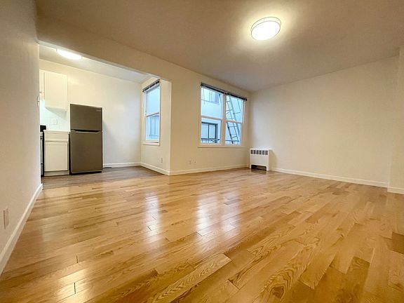 3rd image of 1685 Chestnut St APT 201