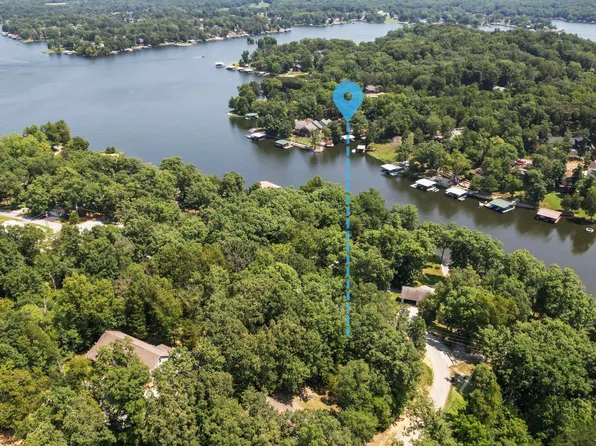 165-166 Sandy Point, Goreville, IL 62939