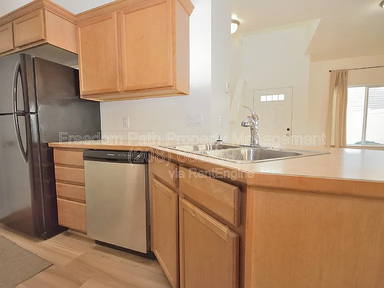 7830 N Mather Ct — Photo 11