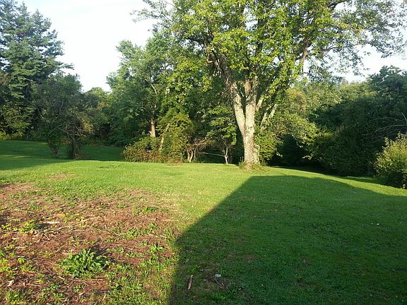 2nd image of 418 East Adair