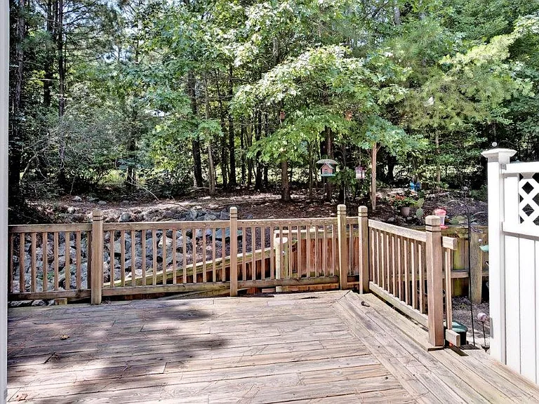 4559 Beacon Hill Dr — Photo 25