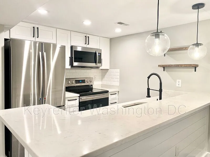 1 bed, 1.0 bath, $1,500 — Photo 2