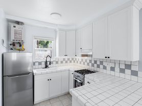 3915 Crest Dr, Manhattan Beach, CA