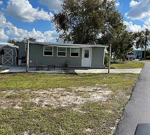 3rd image of 18 Snowball Dr