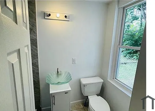 2 bed, 1300 sqft, $1,500 — Photo 4