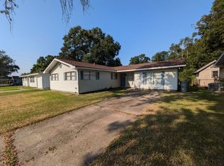 660 Enfield Ln, Beaumont, TX 77707