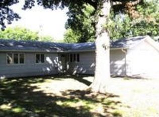 2737 SW James St, Topeka, KS 66614