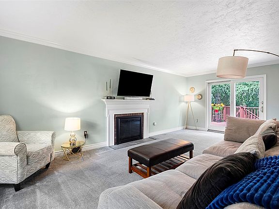 4th image of 3454 Thornwood Dr