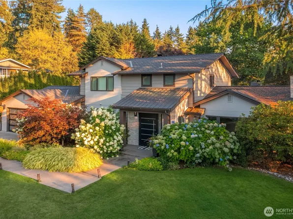 8425 NE 22nd Place, Clyde Hill, WA 98004