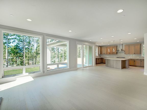 5th image of 1435 Elk Run Pl SE