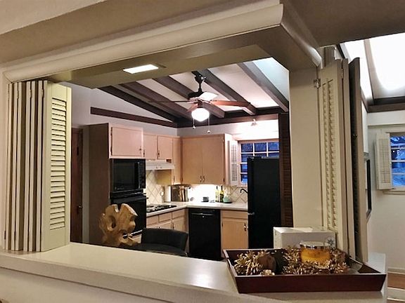 2nd image of 214 NW Mimosa Ln