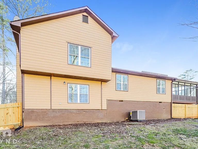 4355 Valley Brook Ln — Photo 14