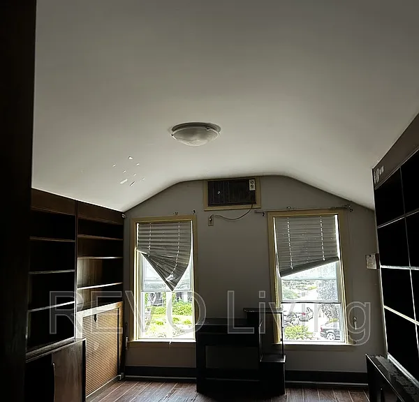 127 Ontario St #1 — Photo 6