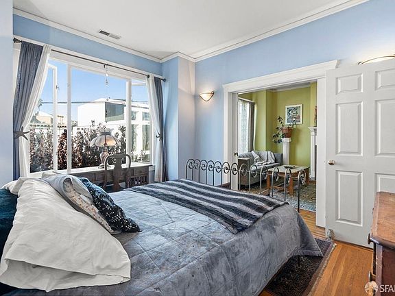 4th image of 55 Oakwood St