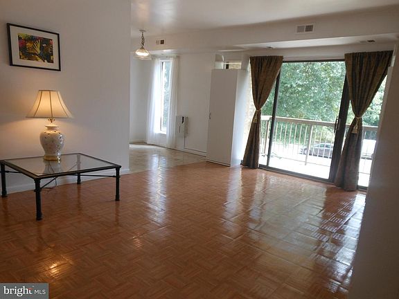 2nd image of 11053 Camfield Ct #8B-003