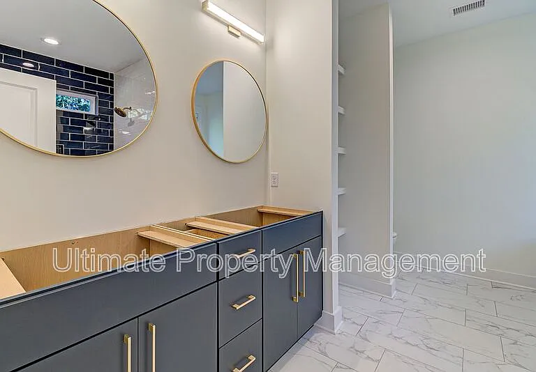 213 Myrtle Ave — Photo 12