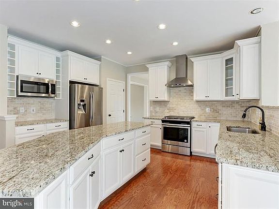 3rd image of 20895 Medinah Ct